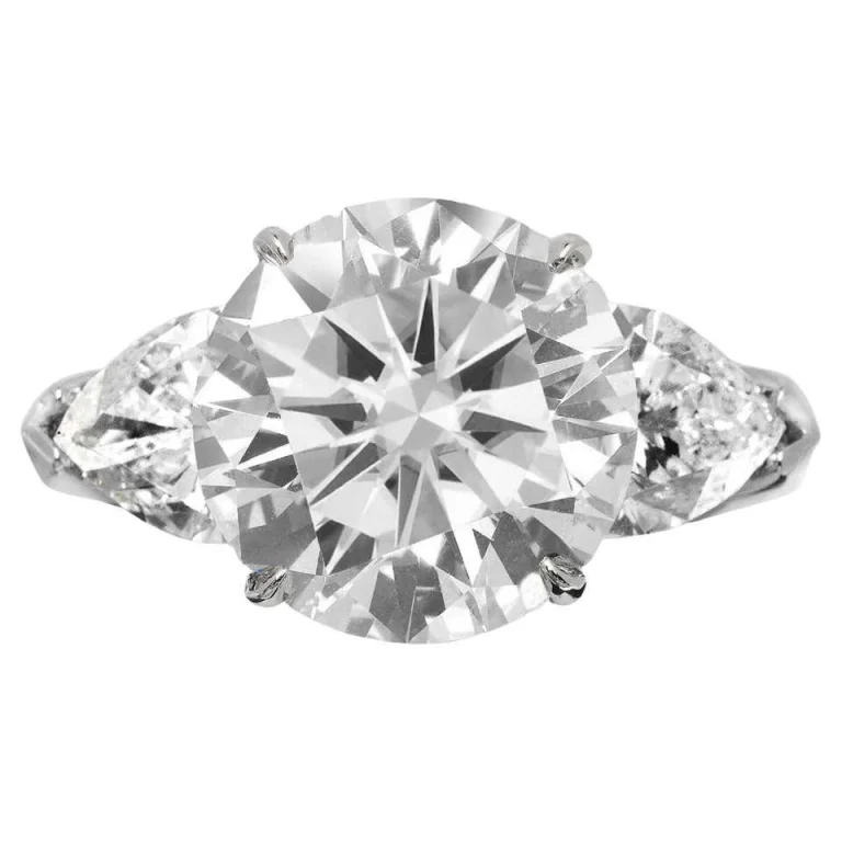 6.01 Carat Round Brilliant Cut Diamond Ring | VVS2 Clarity | H Color | Timeless Elegance
