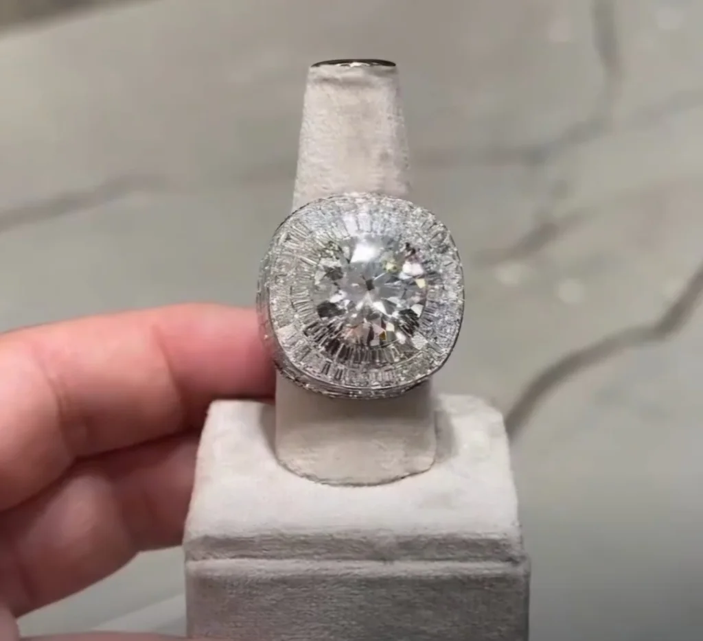 3-Carat Center Diamond Ring | Timeless Elegance