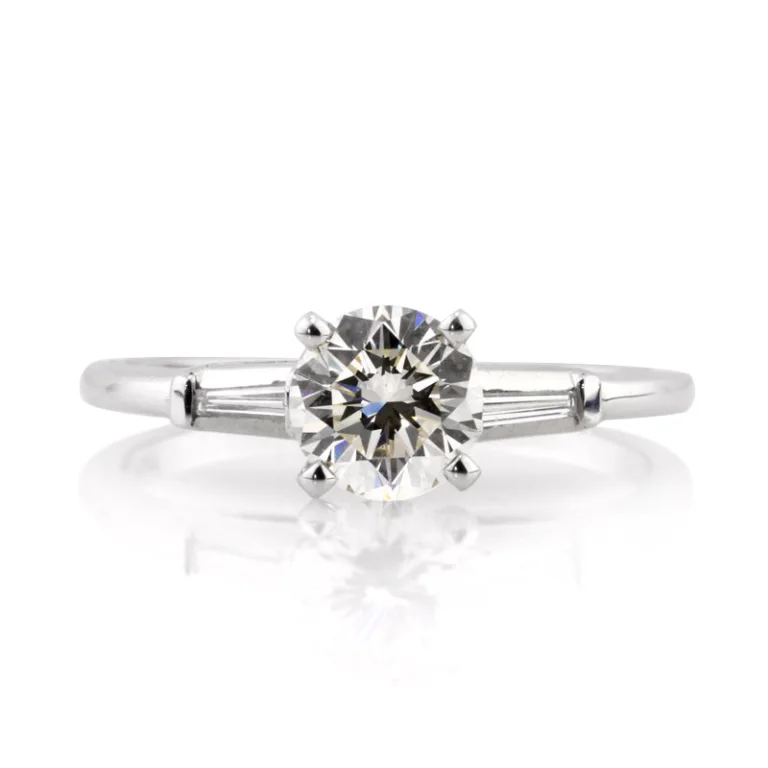 1.8 Carat Round Diamond Engagement Ring in 18K White Gold – VS, F/G/H Color