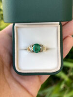 1.05 Carat Emerald Toi Et Moi Diamond Ring | 14K White Gold - Image 6