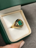 1.5 Carat Emerald Ring | SI | 18K White Gold | Classic Charm - Image 4
