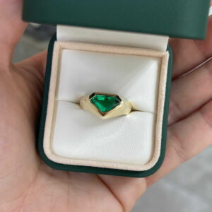 1.61 Carat Emerald Statement | 18K White Gold | Graceful Brilliance