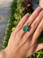 10.58 Carat Emerald Statement | 18K White Gold | Unparalleled Brilliance - Image 2