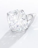 10 Carat Cushion Statement | Brilliant White / D color | FL/IF | 14K White Gold - Image 2