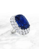 10 Carat Cushion Statement | Royal Blue Sapphire | 14K White Gold | High Jewellery Supremacy - Image 2