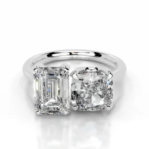10 Carat Emerald-cut Toi Et Moi Diamond Ring / F color | VVS | 14K White Gold