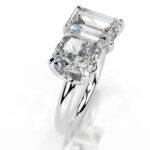 10 Carat Emerald-cut Toi Et Moi Diamond Ring / J color | VS | 14K White Gold - Image 4