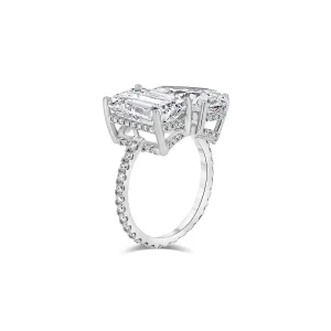 10 Carat Emerald-cut Toi Et Moi Diamond Ring / F color | VS | 14K White Gold