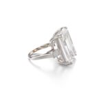 10 Carat Emerald-cut Statement | VVS | 14K White Gold | Purity in Perfection - Image 2