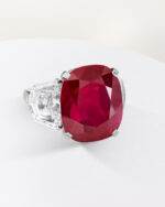 10 Carat Round Brilliant Statement | Ruby Red | 14K White Gold | Unparalleled Brilliance - Image 2