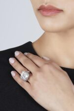 10 Carat Assher Cut Statement | Brilliant White / F color | VVS | 14K White Gold - Image 5