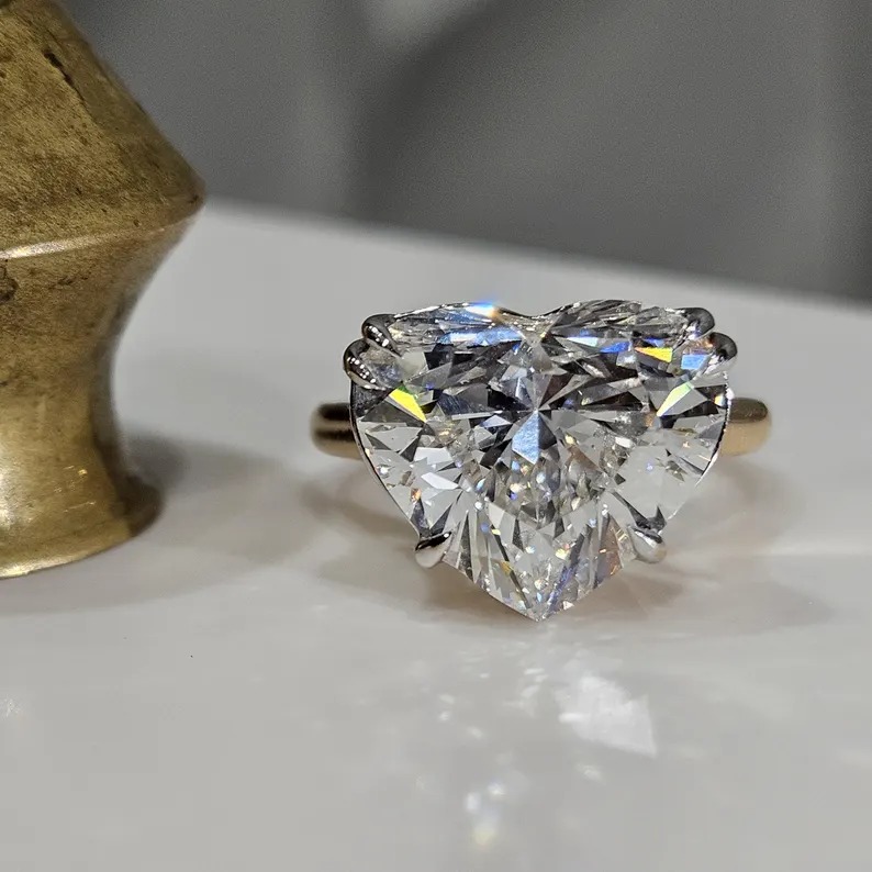 10-carats-heart-cut-ring-j-vvs-395-000-front-view-primary.jpg 10 Carat Heart Shape Statement | Brilliant White / J color | VVS | 14K White Gold - Image 1