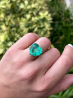 11.62 Carat Emerald Statement | 18K White Gold | Unparalleled Brilliance - Image 5
