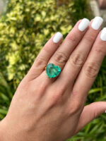11.62 Carat Emerald Statement | 18K White Gold | Unparalleled Brilliance - Image 6