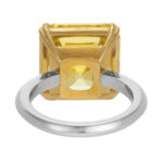 15 Carat Assher Cut Statement | Fancy Yellow | 14K White Gold | Rare Fancy-Color Splendour - Image 4