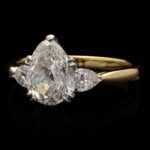 1.5 Carat Pear Statement | Brilliant White | 14K White Gold | Refined Light | High Jewellery - Image 2
