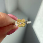 2 Carat Radiant Diamond Ring | Fancy Yellow | 14K White Gold | Rare Fancy-Color Splendour - Image 4