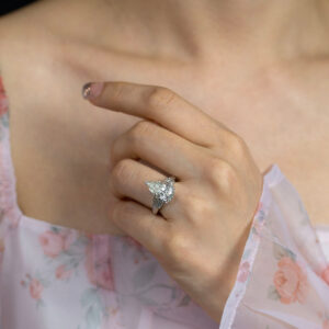 5.38 Carat Pear Diamond Ring | Brilliant White | 18K Gold | Radiant Elegance