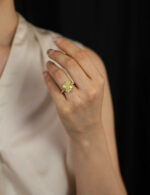8.07 Carat Radiant Diamond Ring | Fancy Yellow | 18K Gold | Rare Fancy-Color Splendour - Image 3