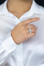 3.94 Carat Emerald Band | 18K Gold | A Classic Statement | Modern Classic - Image 3