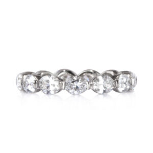 2 Carat Oval Band | Brilliant White | 18K White Gold | Quiet Power | Signature