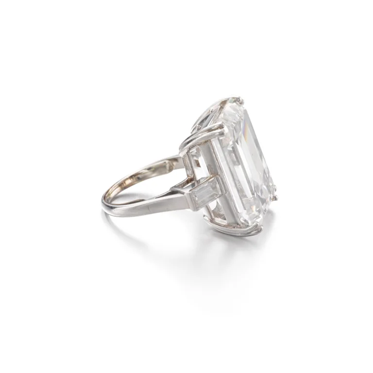 20 Carat Emerald-cut Statement / I color | VS | 14K White Gold