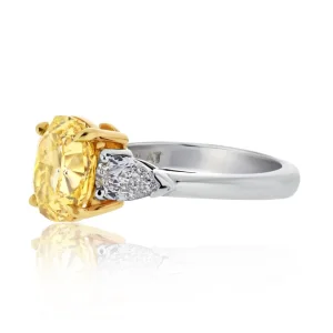 2 Carat Oval Diamond Ring | Fancy Yellow | 14K White Gold | Rare Fancy-Color Splendour