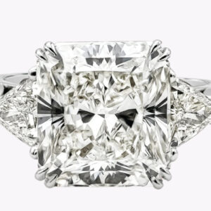 7.41 Carat Radiant Diamond Ring | Brilliant White | 18K Gold | Timeless Brilliance