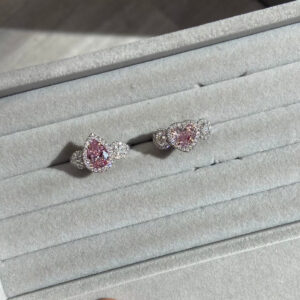 1.57 Carat Pear Statement | Fancy Yellow | 14K White Gold | Colour-Collector’s Treasure