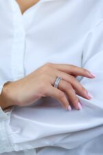 9.94 Carat Emerald Band | 18K Gold | Radiant Elegance | Heirloom - Image 3