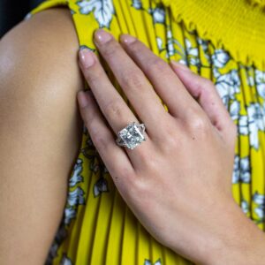 10.65 Carat Radiant Diamond Ring | Brilliant White | 18K Gold | High Jewellery Supremacy