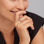 Round Brilliant Statement | Royal Blue Sapphire | 18K Yellow Gold | Graceful Brilliance - Image 3