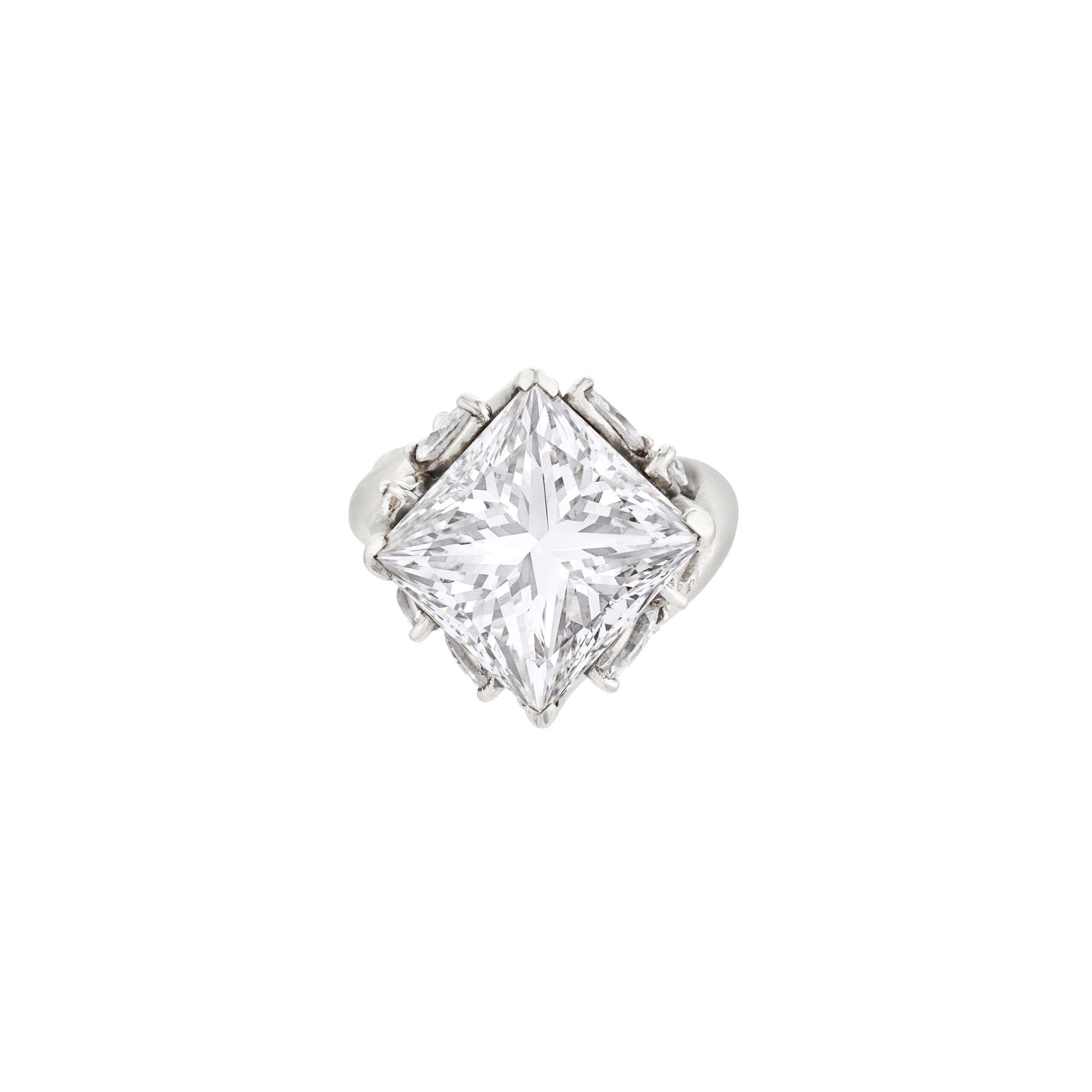 Stacked from 5 images. Method=B (R=8,S=4) 4 Carat Princess Statement | Brilliant White / D color | VVS | 14K White Gold - Image 1