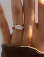 Oval Statement | Brilliant White | 14K White Gold | Classic Charm | High Jewellery - Image 2