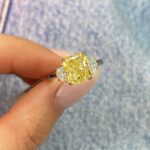 3.5 Carat Radiant Diamond Ring | Fancy Yellow | 14K White Gold | Colour-Collector’s Treasure - Image 4