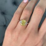 3 Carat Radiant Diamond Ring | Fancy Yellow | 14K White Gold | Rare Fancy-Color Splendour - Image 7