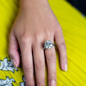 10.11 Carat Round Brilliant Diamond Ring | Brilliant White | 18K Gold | Iconic Presence