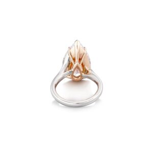 6 Carat Pear Statement | Brilliant White / J color | VS | 14K White Gold | Refined Grandeur