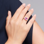 3 Carat Round Brilliant Statement | Royal Blue Sapphire | 18K Gold | Effortless Elegance - Image 4