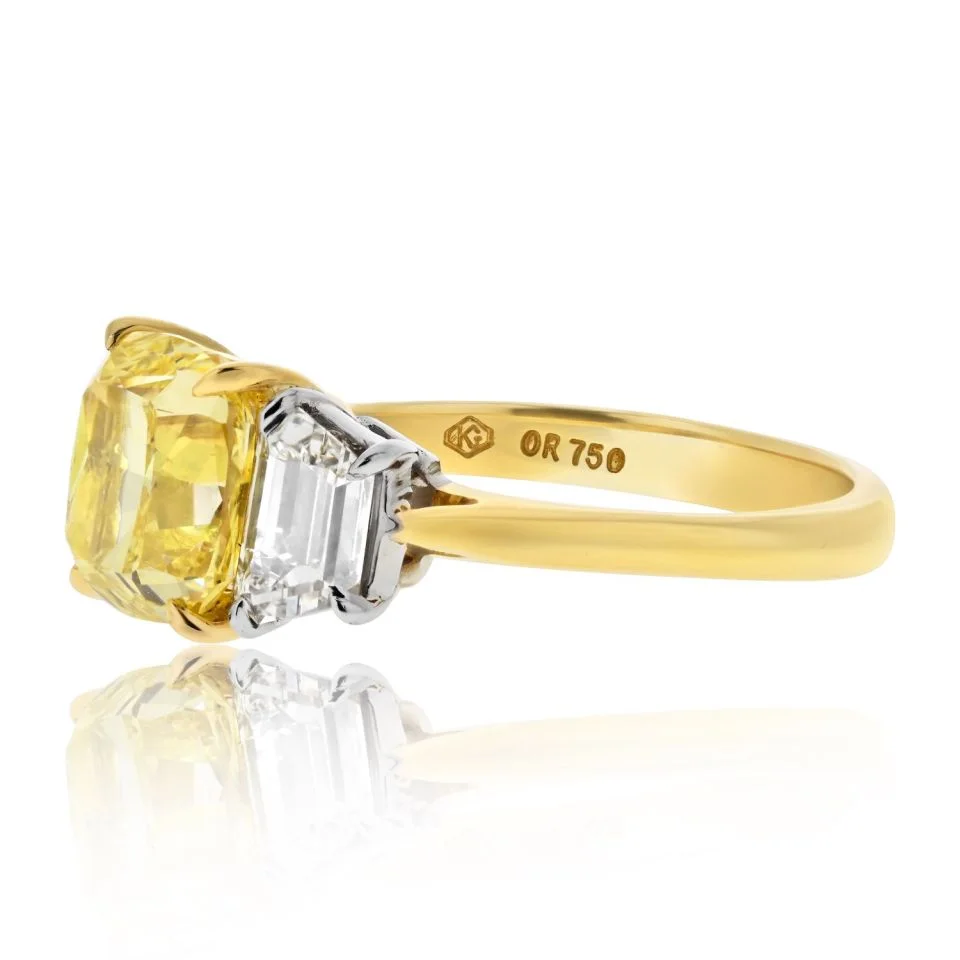 3 Carat Cushion Diamond Ring | Fancy Yellow | 14K White Gold | Rare Fancy-Color Splendour