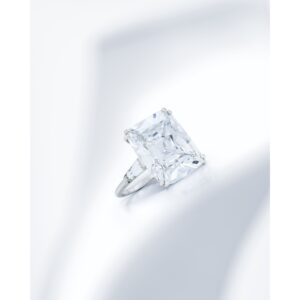 7 Carat Emerald-cut Statement | VS | 14K White Gold | Refined Grandeur