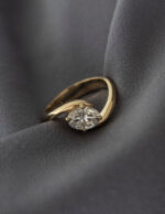 1 Carat Oval Statement | Brilliant White | 14K White Gold | Classic Charm | High Jewellery