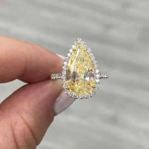 4.49 Carat Pear Diamond Ring | Fancy Yellow | 14K White Gold | Rare Fancy-Color Splendour