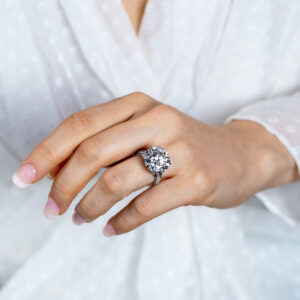 11 Carat Round Brilliant Diamond Ring | Brilliant White | 18K Gold