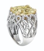 10.16 Carat Cushion Statement | Fancy Yellow | 18K Yellow Gold | Rare Fancy-Color Splendour - Image 3