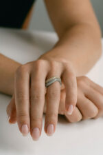 Round Brilliant Band | Mixed / Other | 14K White Gold | Refined Light | High Jewellery - Image 3