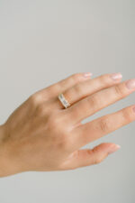 Emerald Band | 14K White Gold | Classic Charm | High Jewellery - Image 4