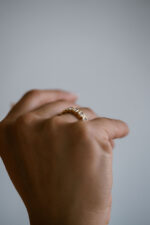 Emerald Band | 14K White Gold | Classic Charm | High Jewellery - Image 4