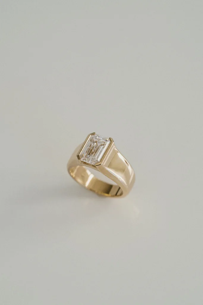 2.5 Carat Emerald-cut Statement | 14K White Gold | A Classic Statement