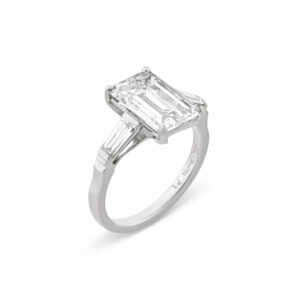 4.08 Carat Emerald-cut Statement | 18K Gold | Effortless Elegance